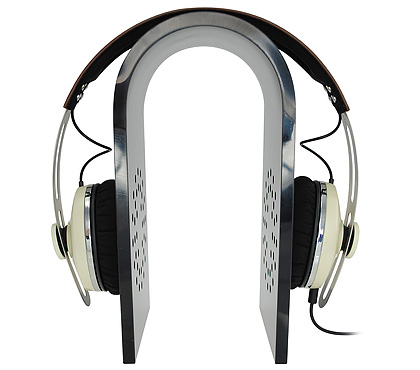 MM5 front on headphones